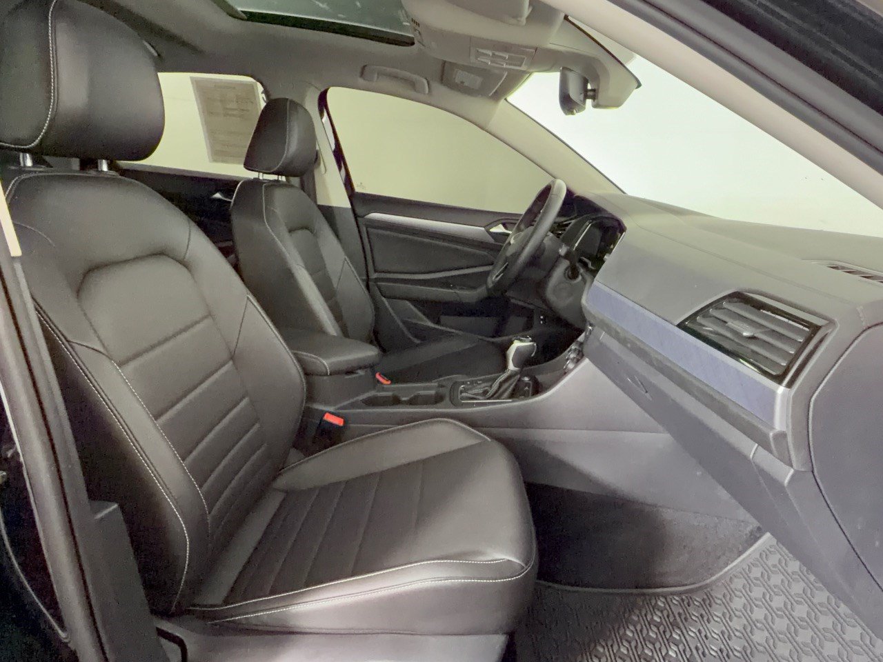 Used 2023 Volkswagen Jetta SE FWD image 30
