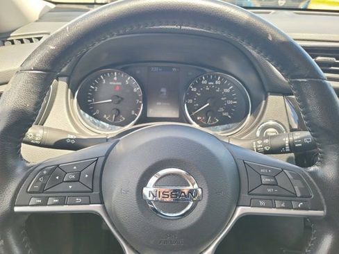 Certified 2020 Nissan Rogue SV FWD image 23