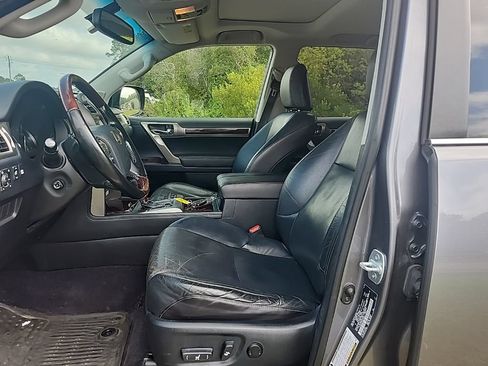 Used 2017 Lexus GX 460 Premium AWD/4WD image 19