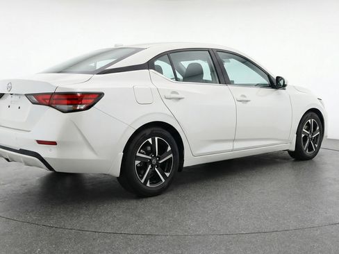 Used 2025 Nissan Sentra SV image 9