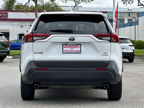 Certified 2024 Toyota RAV4 LE AWD/4WD image 4