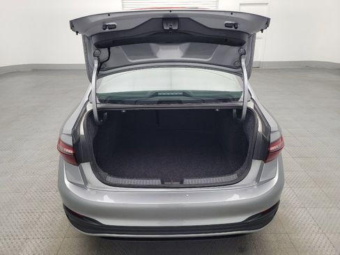 Used 2025 Volkswagen Jetta SE image 29