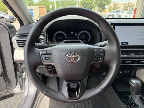 Used 2025 Toyota Camry XLE w/ Premium Plus Package FWD image 15