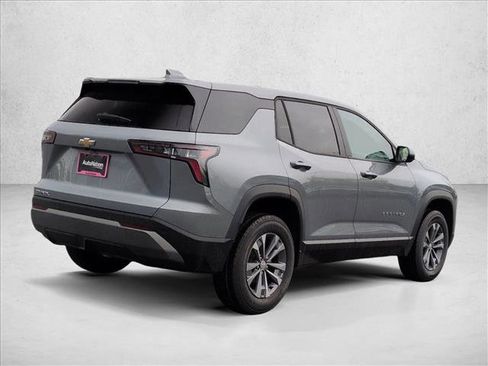 New 2026 Chevrolet Equinox LT FWD image 2