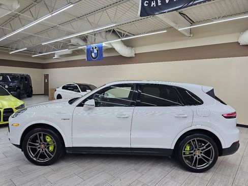 Used 2020 Porsche Cayenne E-Hybrid image 10