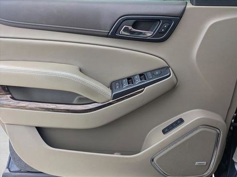 Used 2019 GMC Yukon SLT w/ Premium Edition image 8