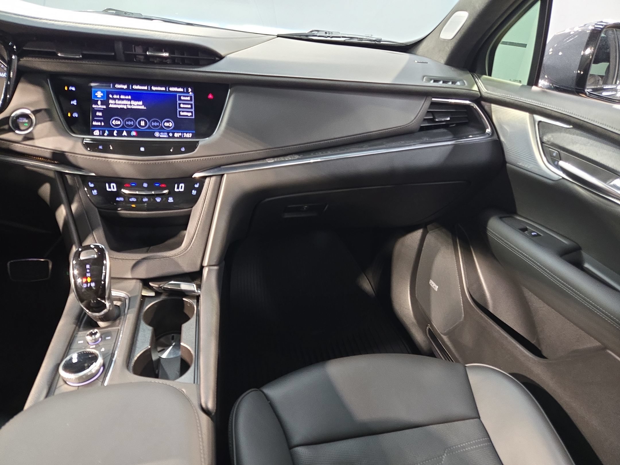 Used 2021 Cadillac XT5 Sportv w/ Platinum Package AWD/4WD image 11