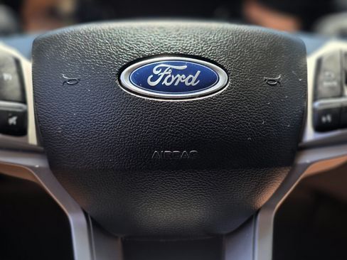 Used 2022 Ford Explorer XLT w/ Equipment Group 202A AWD/4WD image 30