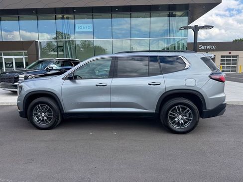 Used 2025 GMC Acadia Elevation FWD image 6