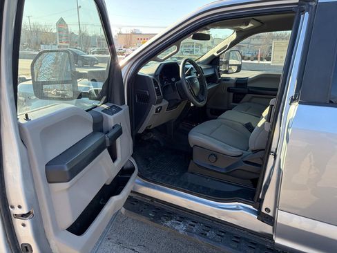 Used 2022 Ford F250 XL w/ Power Equipment Group image 23