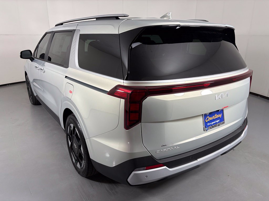 New 2026 Kia Carnival EX FWD image 5