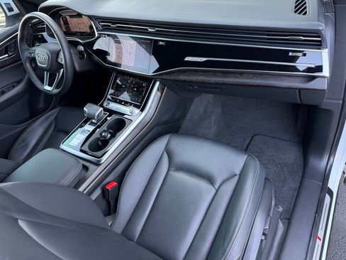 Used 2021 Audi Q8 Prestige w/ Prestige Package AWD/4WD image 19