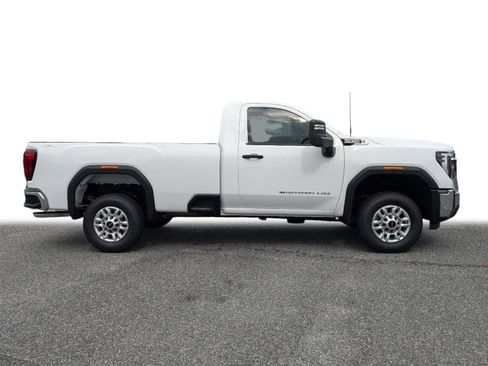 Used 2024 GMC Sierra 2500 Pro w/ Convenience Package image 4