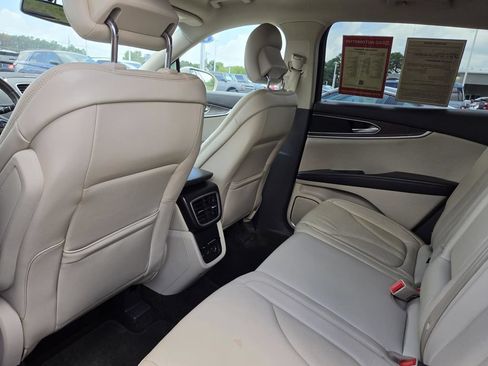 Used 2016 Lincoln MKX Select w/ Select Plus Package FWD image 31