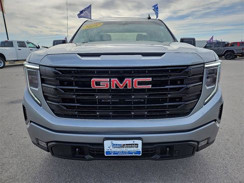 Used 2025 GMC Sierra 1500 Elevation image 11