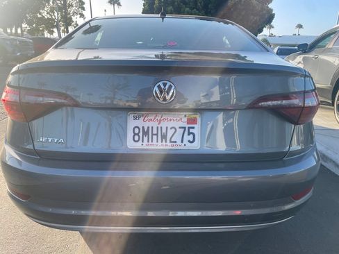 Used 2019 Volkswagen Jetta SE FWD image 5