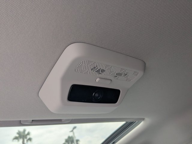 Certified 2025 Kia Carnival SX FWD image 20