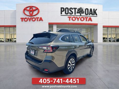 Used 2024 Subaru Outback Premium AWD/4WD image 7