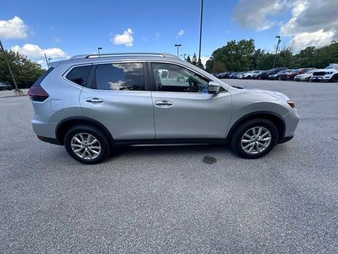 Used 2020 Nissan Rogue SV AWD/4WD image 2