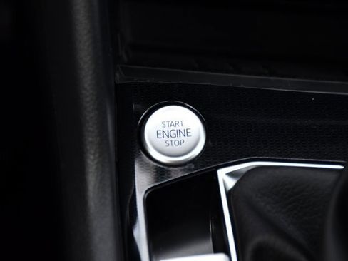 New 2025 Volkswagen Taos SE image 13