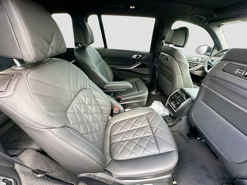 New 2026 BMW X7 xDrive40i w/ M Sport Package image 21