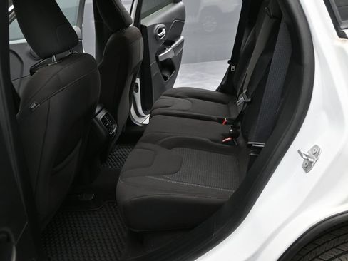 Used 2019 Jeep Cherokee Latitude w/ Cold Weather Group image 26