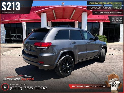 Used 2021 Jeep Grand Cherokee Laredo X AWD/4WD image 4