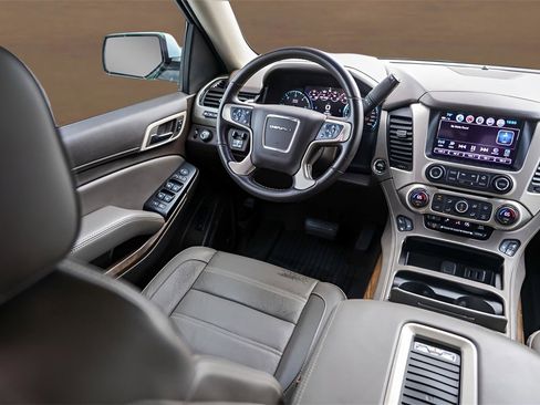 Used 2018 GMC Yukon Denali w/ Denali Ultimate Package image 25