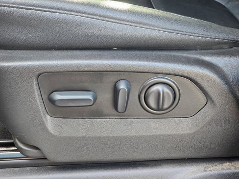 Used 2023 Chevrolet Silverado 2500 LT w/ Midnight Edition image 11