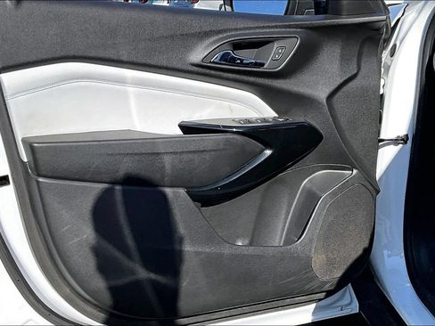 Used 2024 Chevrolet Trax LT w/ Driver Confidence Package FWD image 16