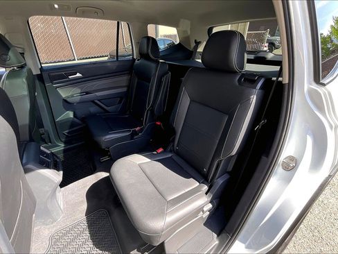 Used 2023 Volkswagen Atlas SE w/ Panoramic Sunroof Package image 25