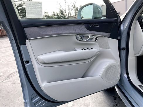 New 2026 Volvo XC90 T8 Ultra w/ Protection Package Premier image 24