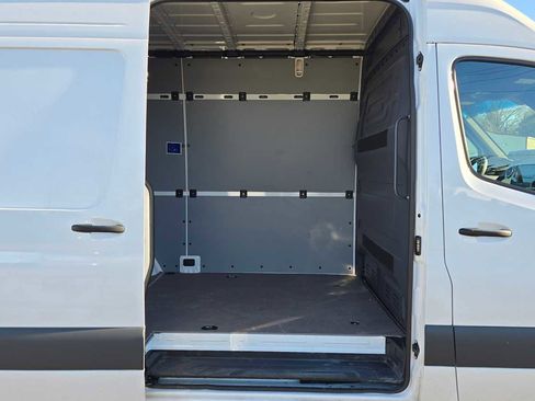Used 2025 Mercedes-Benz Sprinter 2500 image 13