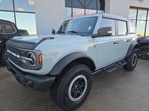 Used 2023 Ford Bronco Badlands w/ Sasquatch Package image 2