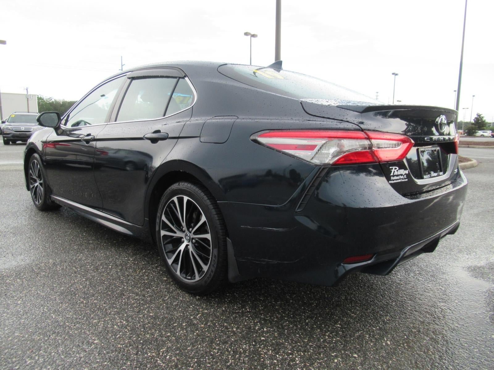 Used 2019 Toyota Camry SE FWD image 5