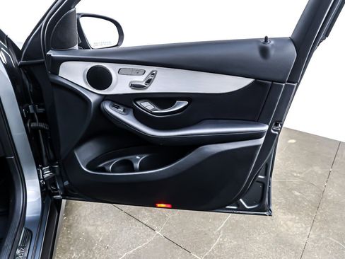 Used 2019 Mercedes-Benz GLC 300 image 23