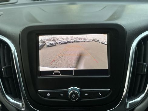 Used 2022 Chevrolet Equinox LT image 19
