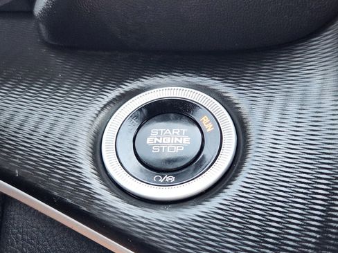 Used 2024 Jeep Grand Cherokee Altitude image 23