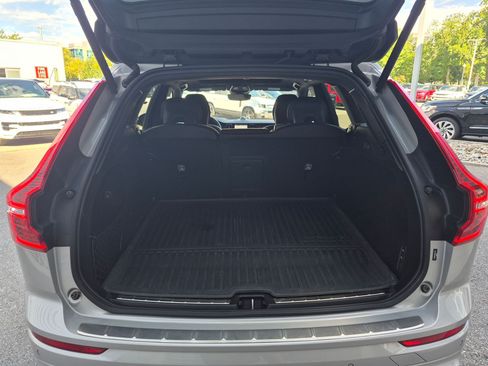 Used 2022 Volvo XC60 T8 R-Design w/ Advanced Package AWD/4WD image 26