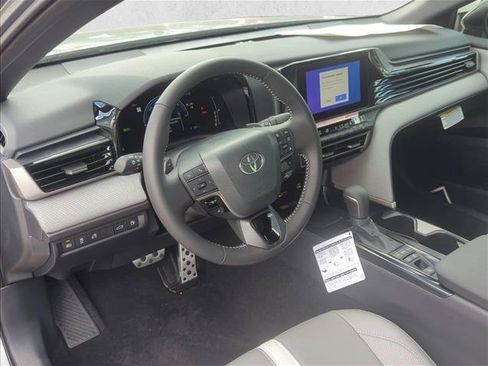 Used 2026 Toyota Camry SE w/ Convenience Package FWD image 11