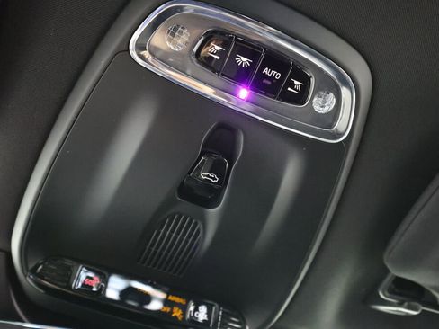 Used 2016 Volvo XC90 T6 R-Design w/ Vision Package image 39