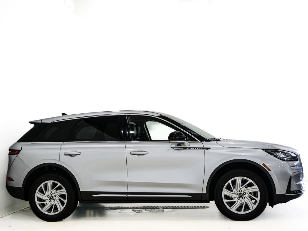 Used 2023 Lincoln Corsair FWD image 4