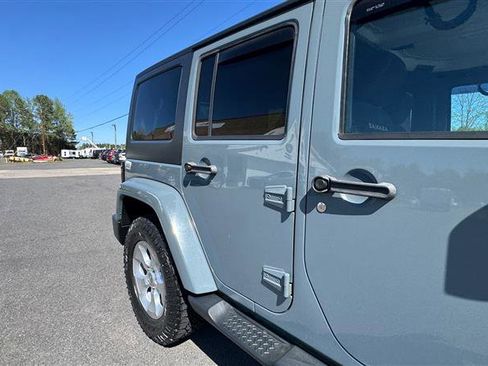 Used 2015 Jeep Wrangler Unlimited Sahara image 23