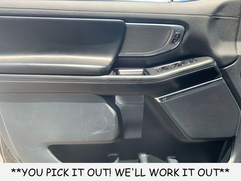 Used 2025 Ford Expedition Platinum AWD/4WD image 11