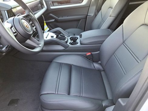 Used 2026 Porsche Cayenne Coupe image 23