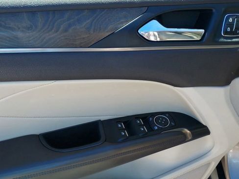 Used 2019 Lincoln MKC Reserve w/ MKC Technology Package image 11