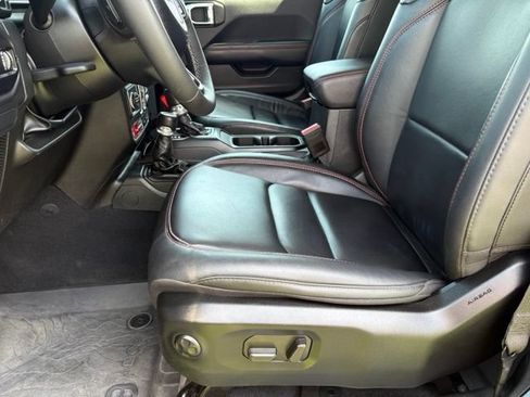 Used 2025 Jeep Gladiator Rubicon AWD/4WD image 11