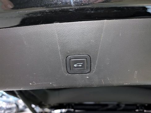 Used 2019 Chevrolet Traverse Premier w/ Redline Edition image 27