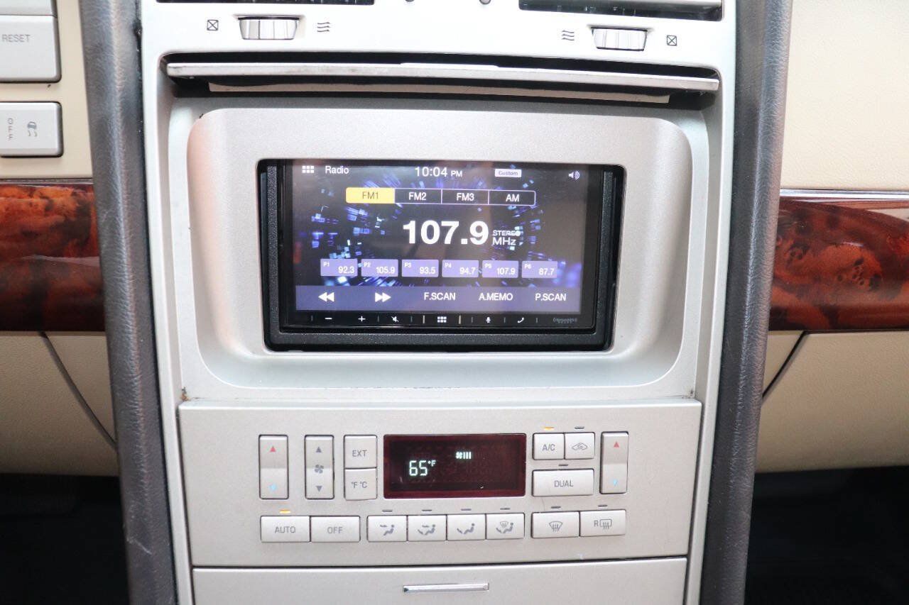 Used 2006 Lincoln Navigator Luxury RWD image 23