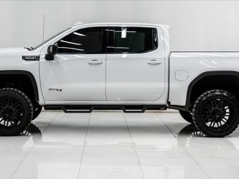 Used 2023 GMC Sierra 1500 AT4 image 11